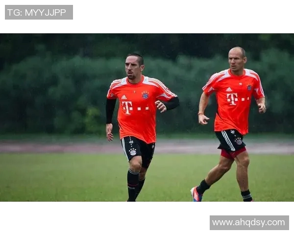 利物浦与拜仁首发阵容对比分析揭示双方战术布局与球员特点