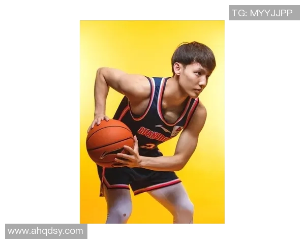 徐杰：从篮球新星到全能战士的成长之路与未来展望